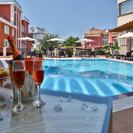 サニービーチ Vip Club Dolphin Coastアパートホテル エクステリア 写真