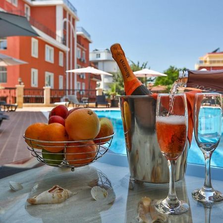 サニービーチ Vip Club Dolphin Coastアパートホテル エクステリア 写真